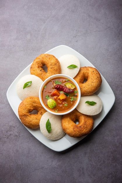 Idli Vada Photography, Idli Vada Sambar, Idli Vada Images, Idli Sambhar Photography, Idli Sambar Photography, Masala Dosa Photography, Dosa Images, Dosa Photography, Indian Food Plating