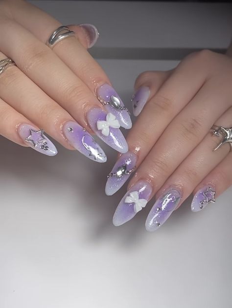 Purple Japanese Nails, Purple Nails Acrylic Simple, Purple Nails Asthetics, 3d Purple Nails, Purple Charm Nails, Kpop Concert Nails, Douyin Nails Purple, Nails For Prom Purple, Gel Nails Ideas Purple