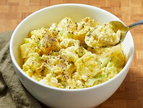 Southern Potato Salad Recipe Mustard Potato Salad Recipe, Southern Potato Salad Recipe, Pickle Garlic, Mustard Potato Salad, How To Harvest Lettuce, Potato Salad Mustard, Potatoes Salad, Garlic Mustard, Southern Potato Salad