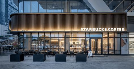 Starbucks Facade Design, Facade Design Restaurant, Cafe Exterior Design Facades, Restaurant Architecture Exterior, Restaurant Facade Design Architecture, Cafe Facade Design, Commercial Facade Design, Cafe Design Exterior, Facade Exterior Design