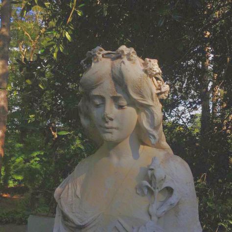 Evil Fairy Aesthetic, Greek Statues Aesthetic, Statues Aesthetic, Overgrown Statue Aesthetic, Statue Covered In Vines, Evil Fairy, Evil Queens, Greek Statues, Fairy Aesthetic