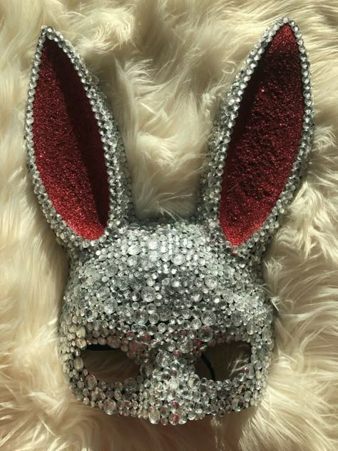 Tassel Diy, The Mask Costume, Mascaras Halloween, How To Make Tassels, Hot Halloween Outfits, Bunny Mask, Bling Ideas, Rhinestone Projects, Trendy Halloween Costumes