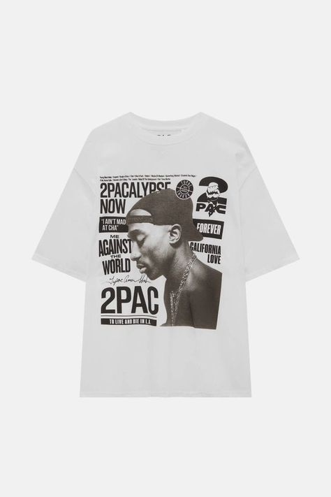 Tupac Shirts, Hard Outfits, Pull And Bear Men, 2pac T Shirt, Tupac Shirt, Tupac T Shirt, Rapper Shirts, Peace Sign Hand, Hip Hop Shirts