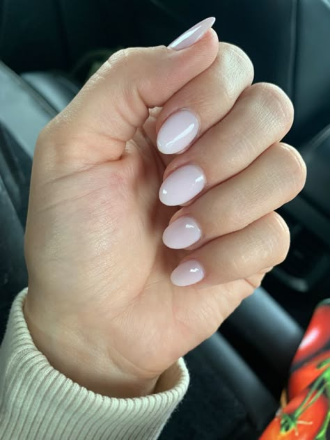 Neutral Nails Acrylic Short Oval, Acrylic Nails Ideas Short Round, Short White Acrylic Nails Almond Shape, Round Acrylic Short Nails, Round Nails Short Acrylic, Super Short Oval Nails Acrylic, Oval Shellac Nails, Dip Powder Nails No Tips, Shirt Oval Acrylic Nails