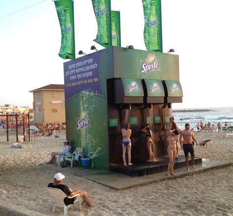 Beach Shower. Sprite Brazil’s long-running “Refresh Your Ideas” campaign. A powerful shower on the beach in Rio de Janeiro that looks like a drinks dispenser Guerrilla Advertising, Relationship Funny, Guerrilla Marketing, Brand Activation, Beach Humor, Beach Shower, 광고 디자인, Publicidad Creativa, Street Marketing