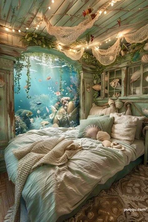 Beachy Textures, Coastal Decor Bedroom, Antique Room Aesthetic, Underwater Bedroom, Sea Bedrooms, Bedroom Moody, Ocean Themed Rooms, Ocean Room Decor, Ocean Bedroom