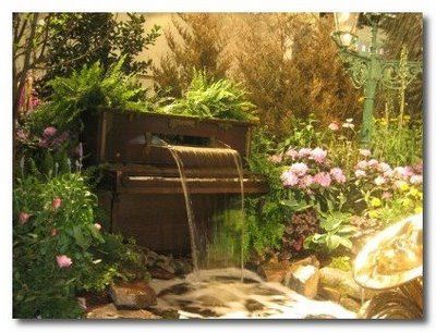 Great recycling/upcycling ideas  http://designersblock.blogspot.com/2009/06/just-take-some-junk-and.html Philadelphia Flower Show, Lots Of Plants, Old Pianos, Garden Fountain, Plants And Flowers, Gorgeous Gardens, Garden Layout, Flower Show, Shade Garden