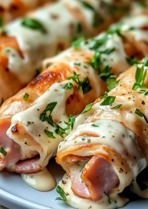 Chicken Ham Roll Ups, Chicken Cutlet Roll Ups, Recipes To Use Up Ham, Chicken Bacon Ranch Roll Ups, Chicken Roll Recipes, Chicken Breast Rolls, Ham Rollups, Tortilla Roll Up, Healthy Ranch