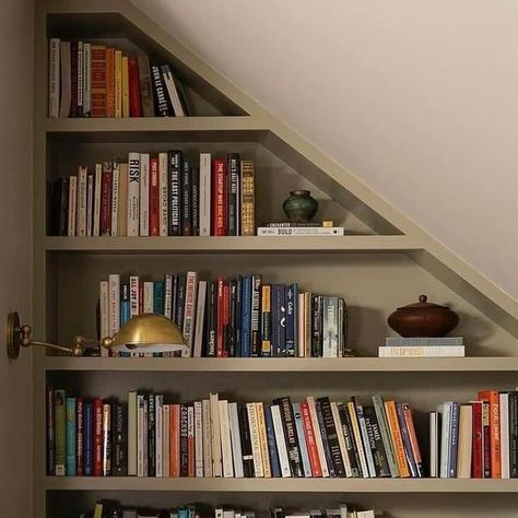 Fleming Peters | A lovely reading nook by @recasthomes   Featured by @cotswoldinterior   #interior #interiordesign #interiordesigner #interiors #readingnook... | Instagram Built In Shelves Around Window, Yelled At, Finish Work, Live Beautifully, Room Goals, Older Brother, General Contractor, Built In Shelves, Home Library