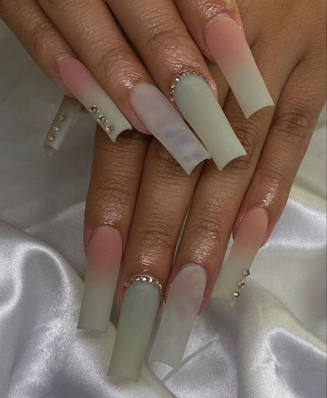 Cute Sage Green Nails Acrylic, One Flower Nail Designs, Sage Green Tapered Square Nails, Extravagant Acrylic Nails, Short Glam Nails Designs, Tapered Square Acrylic Nails Designs, Sage Green Birthday Nails, Long Acrylic Nails Classy, Nail Inspo Daisy