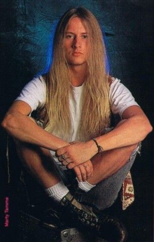 Oh Jerry ( sigh :) ) - Jerry Cantrell ( Alice In Chains )..... Jerry Cantrell 90s, Bradley Nowell, Mike Inez, Mike Starr, Mad Season, Temple Of The Dog, Jerry Cantrell, Layne Staley, Rock N Roll Music