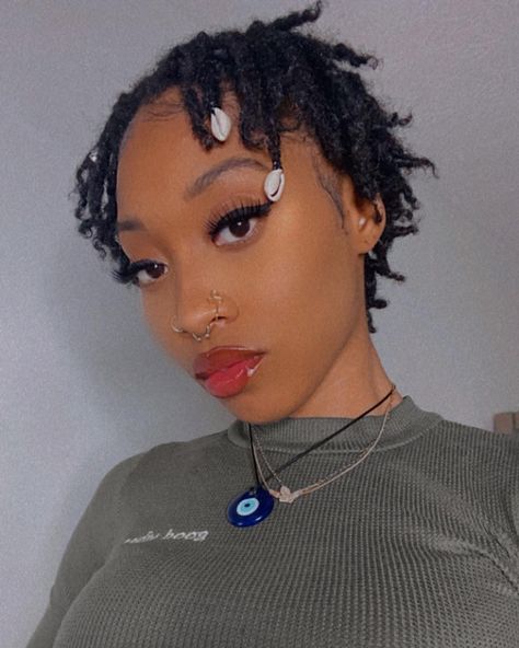 Very Short Dreadlocks, Starter Locs Women Short, Locs Styles Short, Pixie Locs, Very Short Twists Natural Hair, Starter Short Locs, Short Coil Starter Locs, Short Hair Locs, Starter Locs On Twa