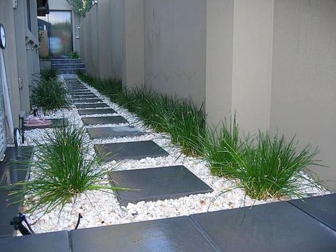 nice Lovely Side Yard Garden Decor Ideas To Try Walkway Landscaping, Outdoor Walkway, Side Yard Landscaping, Walkways Paths, Front Yard Design, Modern Garden Design, Side Garden, Have Inspiration, Garden Pathway