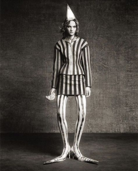 Pierrot Clown, Shotting Photo, Beauty Shoot, Vintage Circus, Arte Inspo, Halloween Fashion, Photography Inspo, Comme Des Garcons, Set Design