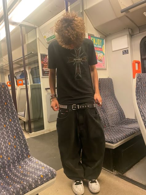 Cybergrunge Outfit Men, Drainer Core Outfits, Y2k Grunge Outfits Men, Male Manipulator Outfits, Drainer Style, Emo Fashion Men, Y2k Guys, Mens Y2k Fashion, Y2k Streetwear Men