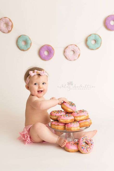 Donut Themed Birthday Party, Donut Birthday Party, Cake Smash Ideas, Birthday Donuts, 1st Birthday Photoshoot, Donut Birthday Parties, First Birthday Pictures, Baby Photoshoot Boy, One Year Birthday