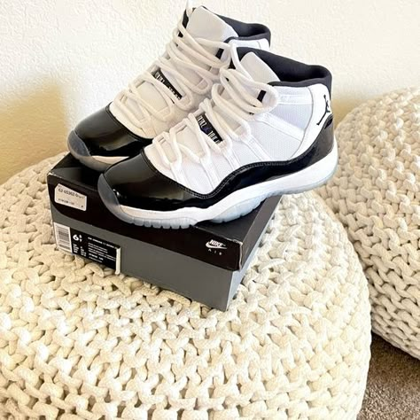 Air Jordan 11 Concord ♠️ 2018 Retro GS 6.5Y Jordans Retro 11, Tenis Jordan Retro, Jordan Concord 11, Luxury Sneakers Men, Jordans 11, Jordan 11 Shoes, Retro 11 Concord, Jordan Concord, Air Jordan 11 Concord