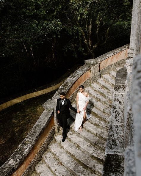 A Fairytale Romance in Vizcaya Gardens✨ This enchanting shoot took place at the beautiful Vizcaya Museum and Gardens and was inspired by its European charm. The picturesque gardens provided the perfect backdrop for a team of talented vendors to organize a truly stunning styled shoot. The photographer, @gracetorresphoto, skillfully captured this editorial shoot, aiming to spark creativity and showcase her artistic approach. Using 35mm film, medium format, and digital photo and video, she capt... Wedding Garden Photoshoot, Vizcaya Museum And Gardens Wedding, Vizcaya Photoshoot, Vizcaya Wedding, Vizcaya Museum And Gardens, Luxury Miami, Fairytale Romance, Vizcaya Museum, Story Photography