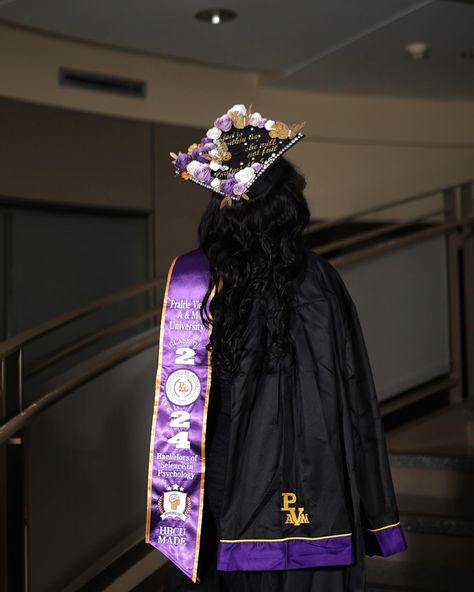 Let the Countdown begin 🎓 … Prairie View A&M University 💜💛 B.S in Psychology May 11th, 2024 … 📸 : @photosbyoso #prairieviewamuniversity #pvamu #pvamugrad #psychology Pvamu Aesthetic, Grad Pic Poses, Prairie View A M University, Let The Countdown Begin, College Graduation Photoshoot, Prairie View, Grad Pic, Dream College, Pic Poses