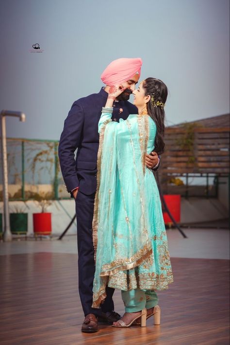 Punjabi Couple Wedding Photography, Pre Wedding Poses Punjabi Couple, Punjabi Pre Wedding Photoshoot, Punjabi Couple Photography, Punjabi Photography, Sikh Couple, Sikh Wedding Photography, Punjabi Wedding Couple, Ring Day