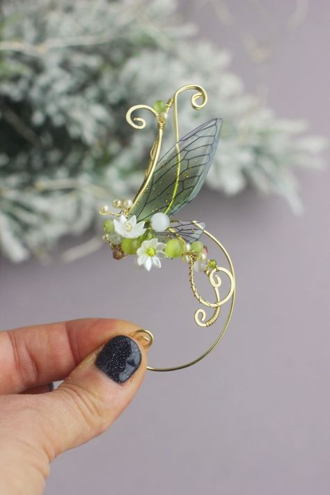 Ear cuff, fairy ear cuff by Nastasy.eu Ear Cuff Tutorial, Uv Resin Crafts, Genshin Modern, Fantasy Diy, Cuff Tutorial, Wire Ear Cuffs, Fantasy Accessories, Fairy Ears, Ear Cuff Jewelry