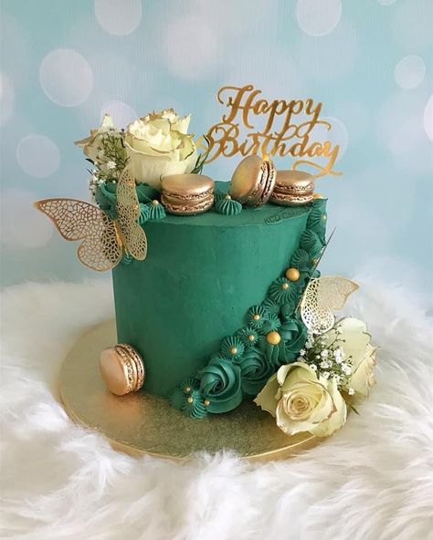 Wedding Cake Green Gold, Birthday Cake Green, Wedding Cake Green, Green Birthday Cakes, Birthday Cake Alternatives, Modern Birthday Cakes, Green Wedding Cake, Gold Birthday Cake, 21st Cake