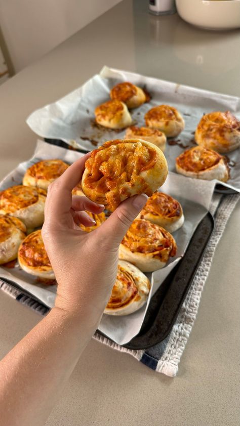 Pizza scrolls - Cookwithwenty Pizza Scrolls Recipe, Pizza Scrolls Puff Pastry, Complex Recipes, Pizza Swirls, Pizza Scrolls, Scrolls Recipe, Period Cravings, Homemade Pizza Rolls, Lunchbox Recipes