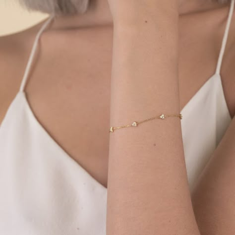 Dainty Jewelry Necklace, Delicate Gold Bracelet, Lotus Bracelet, Gold Bracelet Simple, Dainty Jewellery, Pretty Jewelry Necklaces, Bracelet Simple, Ball Bracelet, Classy Jewelry