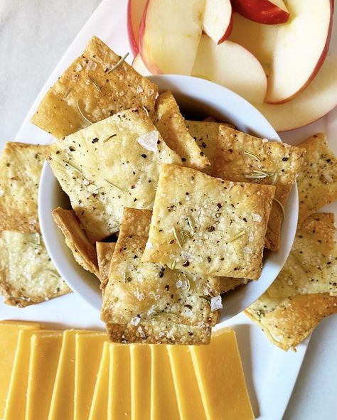 Olive Oil Crackers Recipe, Mediterranean Diet Crackers, Fresh Milled Crackers, Oat Flour Crackers Recipe, Oat Flour Crackers, Homemade Crackers Easy, Home Made Crackers Recipes, Easy Cracker Recipe, Mediterranean Crackers