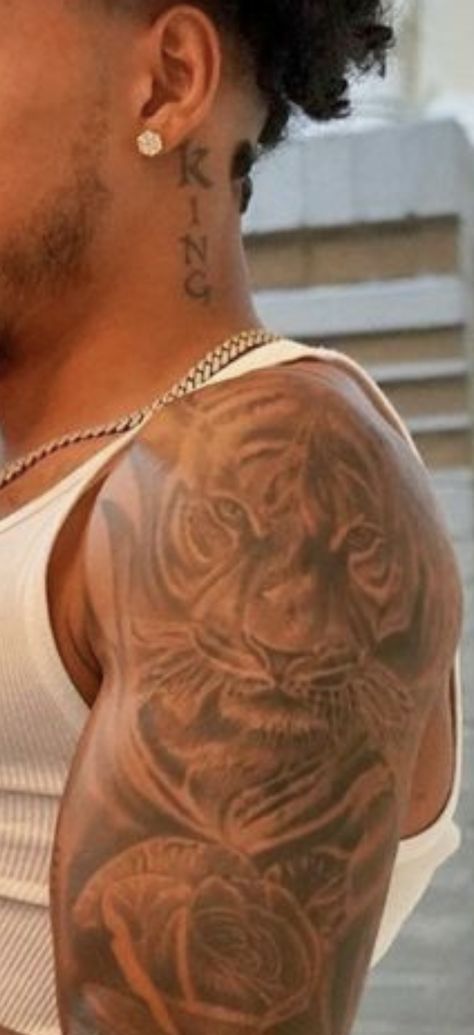 Atlas Shoulder Tattoo Men, King Cid Tattoo, Tattoos Shoulder Mens, Lion Shoulder Tattoo Men, Upper Arm Tattoo Men Half Sleeves Ideas, Shoulder Sleeve Tattoo Men, Upper Shoulder Tattoo Men Ideas Design, Shoulder Tats Men, King Cid