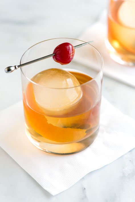 The Old Fashioned is a serious cocktail and it is one you really should know how to make at home. It is perfect for entertaining. From inspiredtaste.net | @inspiredtaste Bourbon Manhattan Recipe, Old Fashion Drink Recipe, Best Old Fashioned Recipe, Cosmopolitan Cocktail Recipes, Manhattan Cocktail Recipe, Manhattan Recipe, Bourbon Old Fashioned, Toddy Recipe, Old Fashion Cocktail Recipe