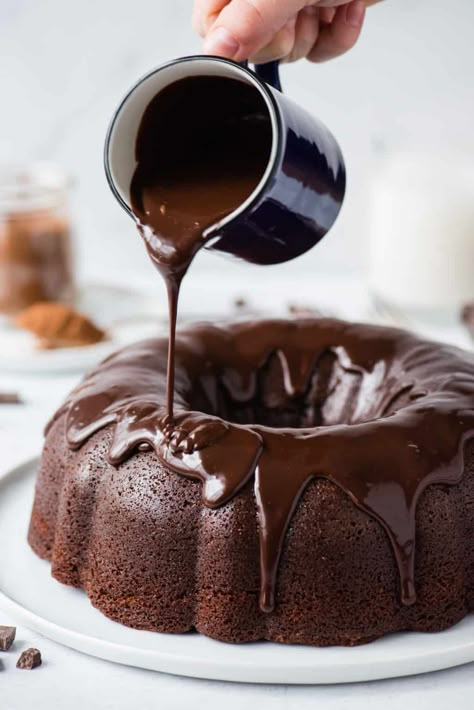 Marshmallow Dipped In Chocolate, Chocolate Drizzle Cake, Marshmallow Dipped, Bundt Cake Glaze, The Best Chocolate Cake Recipe, Best Chocolate Cake Recipe, Easy Bundt Cake, The Best Chocolate Cake, Choc Cake