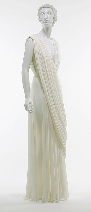 Madame Grès: Evening gown (1994.192.12) | Heilbrunn Timeline of Art History | The Metropolitan Museum of Art Greek Dress, Madame Gres, Evening Dress Long, Vintage Couture, Greek Fashion, Modern Dress, Moda Vintage, Mode Vintage, Historical Fashion