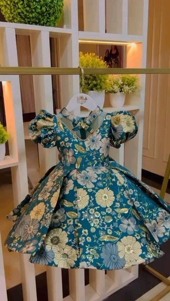 #kidswear #ballgown #fabric #asoebistyles #asoebispecial #brocade #dress Damask Gown Styles, Boubou Styles For Women, Damask Dress, Fancy Short Dresses, Classy Short Dresses, Clothing Pattern Design, Baby Clothes Patterns Sewing, 2piece Outfits