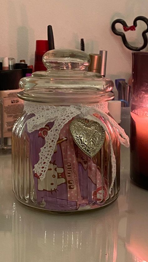 Diy Jars Ideas, Lace Jars, Cute Jars, Hello Kitty Candy, Coquette Diy, Fairy Garden Birthday Party, Jars Diy, Diy Jar, Gift Jar