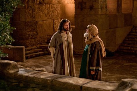 Jesus Teaches Nicodemus: The Charm of Home Life Of Jesus Christ, Bible Video, Bible Images, Jesus And Mary, Bible Pictures, Jesus Lives, Biblical Art, The Son Of Man, Jesus Images