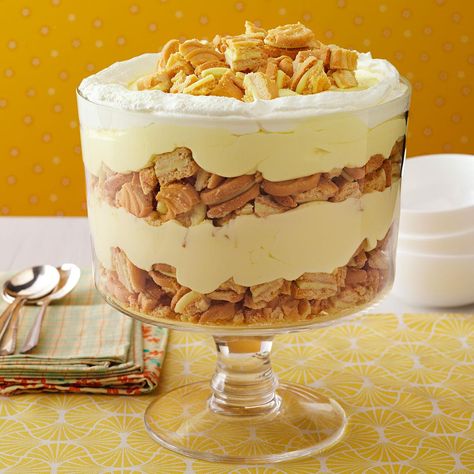 Lemon Delight Trifle Caramel Trifle, Gingerbread Trifle, Lemon Delight, Foodie Desserts, Autumn Dessert, Tasty Cakes, Elegant Cupcakes, Trifle Dish, Trifle Bowl