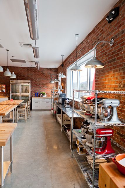 Commercial Teaching Kitchen Design || Dough Market, Asheville NC, Form & Function Architecture Teaching Kitchen, Bar Restaurant Design, Commercial Kitchen Design, Architecture Restaurant, Bakers Kitchen, Bakery Interior, Bakery Kitchen, Industrial Kitchen Design, Innovative Kitchen