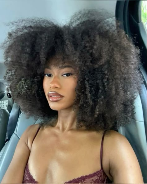 Short Curly Hair Wigs, Curly Wig With Bangs, Feminine Hairstyles, Curly Hair Wigs, Curly Fro, Hair For Black Women, Natural Afro Hairstyles, Girls Natural Hairstyles, Protective Hairstyles Braids