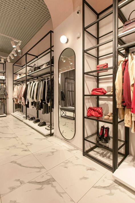 Tor Design, Fashion Store Design, Store Shelves Design, A Clothing Store, Fashion Showroom, Retail Store Interior Design, Clothing Store Interior, Clothing Store Design, Retail Interior Design