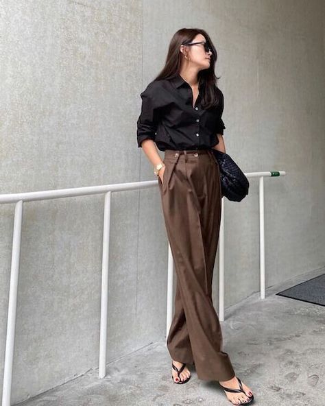 Outfits With Wide Leg Pants, Trousers Outfit Night Out, Brown Wide Leg Pants Outfit, Wide Leg Pants Outfit Ideas, Wide Leg Pants Outfit Summer, Wide Leg Pants Outfit Work, Leg Trousers Outfit, Wide Leg Trousers Outfit, Brown Pants Outfit