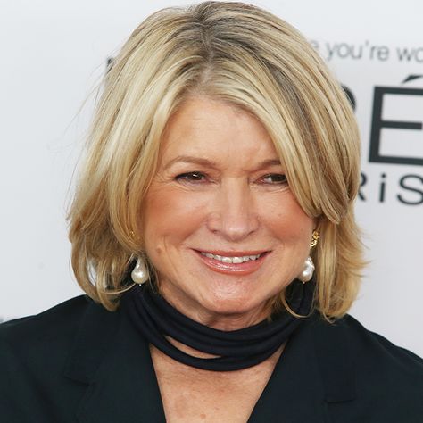 Martha Stewart Hair, Defined Jawline, Rich Hair, Wrinkle Free Skin, Porcelain Skin, Stay Young, Younger Looking Skin, Women Lifestyle, New York Wedding