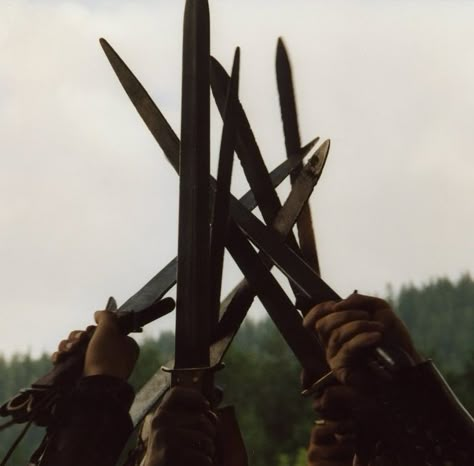 Quick reminder for the tournament tomorrow: according to tournament rules all combat weapons must be blunted, so make sure to see the blacksmith if you need to for jousting or sword fighting.  "We fight together" Zio Rick, Roi Arthur, Captive Prince, Claire Fraser, Captain Hook, Ex Machina, The Olympians, Jamie Fraser, Fantasy Aesthetic