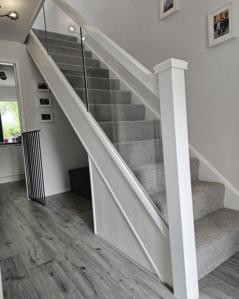 🏡✨ Finished up the a detail of this house renovation project! 🛠️ We've added a stunning white balustrade with embedded glass, giving it an elegant and brighter look. ✨🌟 Loving how it turned out! #HouseRenovation #HomeImprovement #Elegance #BrighterLook #staircasebanisters #glassbalustrades #glassstairs 🏡✨ Hallway Glass Bannister Ideas, Small House Renovation Ideas Living Room, White Glass Staircase, Light Grey Staircase, Balustrade Ideas Indoor, Glass Banister Ideas, Newbuild House Interiors, Glass Bannister Ideas, House Interior Stairs