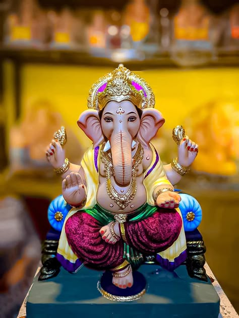 Ganesh Murti Design, Ganpati Idol, Hd Cover Photos, Lord Ganesha Statue, Ganesh Murti, Ganesh Ji Images, Ganpati Bappa Wallpapers, Ganpati Bappa Photo, Ganesh Lord