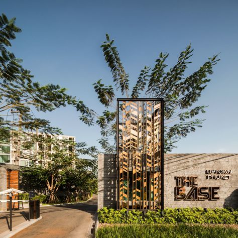 The Base Uptown by Openbox Architects – mooool Entrance Portal, Entrance Landscaping, Tor Design, Entrance Signage, Garden Wall Designs, Landscape Lighting Design, Guard House, Boundary Wall, Gates Design