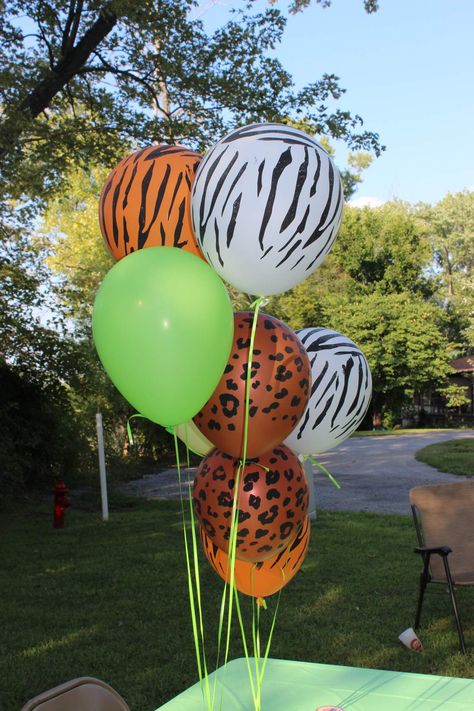 Lincoln's Wild Kratts Party! | CatchMyParty.com Wild Kratts Birthday Party Ideas, Wildkrats Birthday Party Ideas, Wild Kratts Birthday Party Decoration, Croods Birthday Party, Safari Balloons, Wild Kratts Birthday Party, Wild Kratts Party, Zoo Birthday Party, Jungle Birthday Party