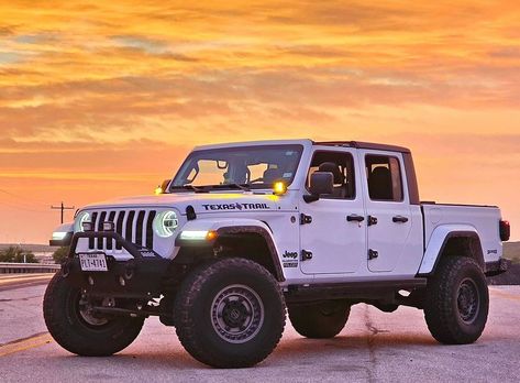 Jeep Gladiators | @xplorbn Tag a friend and follow @jeepgladiators #gladiator #jeep #jt #jeeptruck #offroad #4×4 #wrangler #jlu #j| #jeepgladiator… | Instagram Jeep Truck Gladiator, Yellow Jeep, Jeep Jt, Girly Pop, Car Camper, Dream Cars Jeep, Cool Jeeps, Awesome Cars, Aesthetic Life