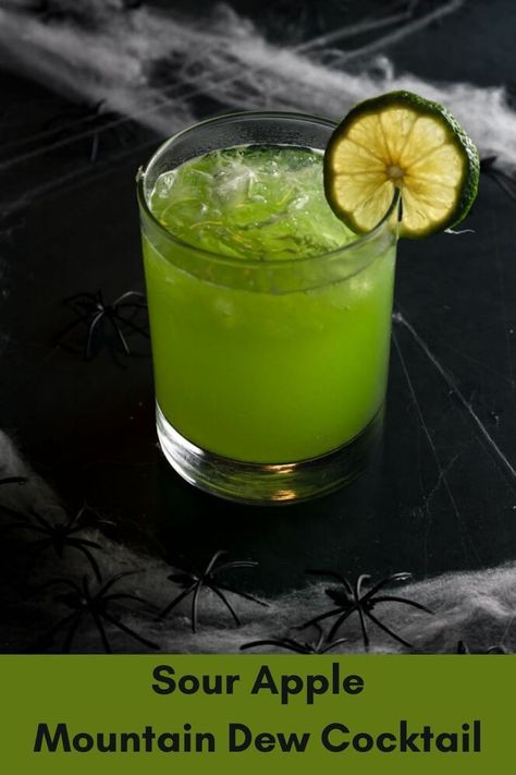 sour apple mountain dew cocktail recipe Apple Drinks Alcohol, Apple Pucker Drinks, Green Apple Cocktails, Apple Cocktail Recipes, Green Apple Vodka, Halloween Food Recipes, Sour Apple Pucker, Green Cocktails, Vodka Sour