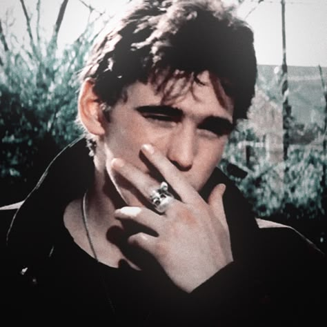 The Outsiders Dallas, Winston Red, Matt Dillon The Outsiders, Young Matt Dillon, Dally Winston, Rumble Fish, 80s Boys, Outsiders Movie, 80s Actors